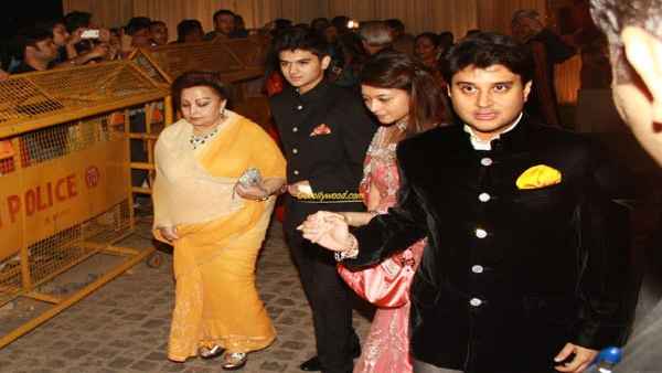 पिता के स्‍कूल में ही आर्यमन ने भी की है पढ़ाई 