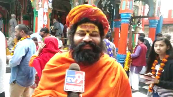 'हिंदुत्व के मार्ग से हट गई है शिवसेना'