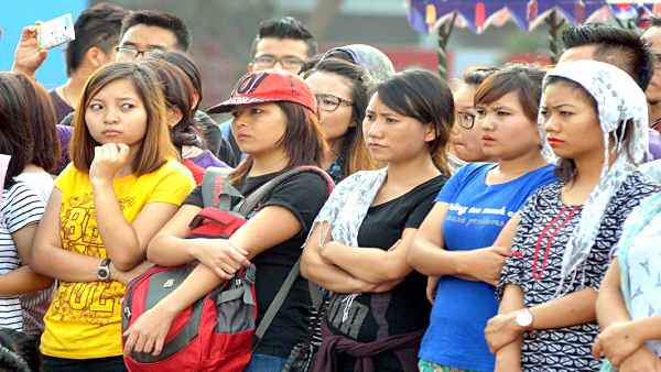 चाइनीज समझ कर किया जा रहा दुर्व्‍यवहार 