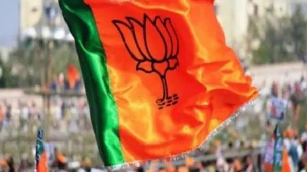 ऑपरेशन लोटस की तैयारी में बीजेपी