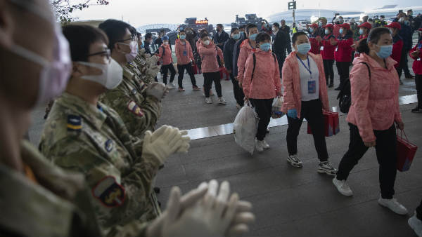 हुनान सी फूड मार्केट में थी महिला