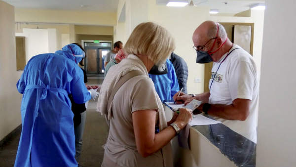 पीएम मोदी कर रहे लगातार मीटिंग्‍स 