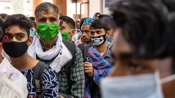  सोशल डिस्टेंस नहीं रखने पर हुई