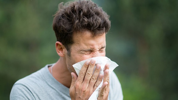 हवा में घंटों तक जीवित रह सकता है वायरस