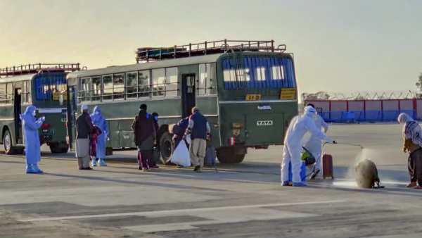 हेल्‍थकेयर वर्कर्स ने की है मांग 