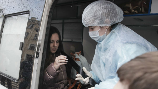 पति कई दिनों तक अस्पताल में पति कई दिनों तक अस्पताल में