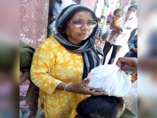 coronavirus-lockdown-free-food-delivered-to-49100-citizens-in-hmedabad