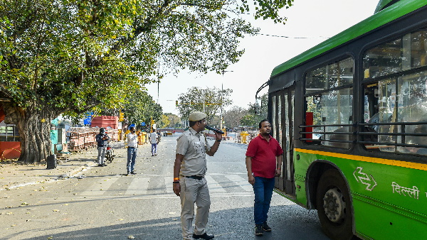 मीडिया कर्मियों को पास की जरूरत नहीं