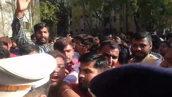 NSUI won six seats of gujarat university