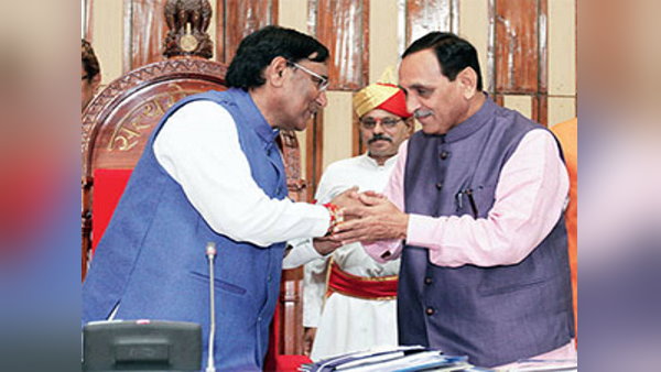 सत्ताधारी दल में झड़फिया का नाम चल रहा आगे