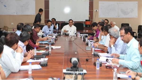 गुजरात पहले ही कर चुका है चुनाव टालने की मांग