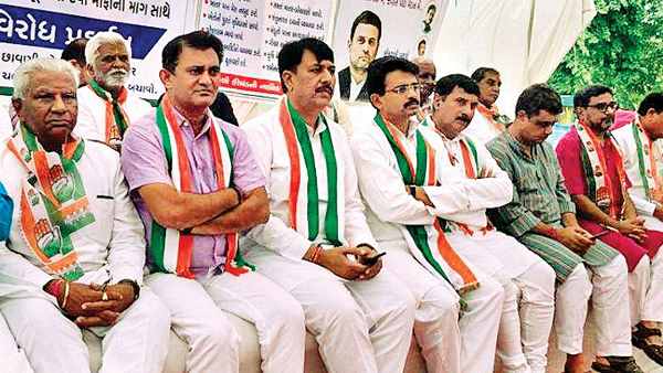इन विधायकों ने दिया कांग्रेस से इस्तीफा