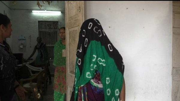 प्रेमी के साथ रहने के लिए पति को लगाया ठिकाने