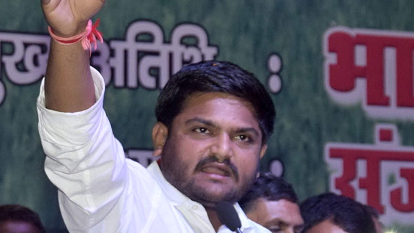  हार्दिक की मुश्किलें कम नहीं हुई थी