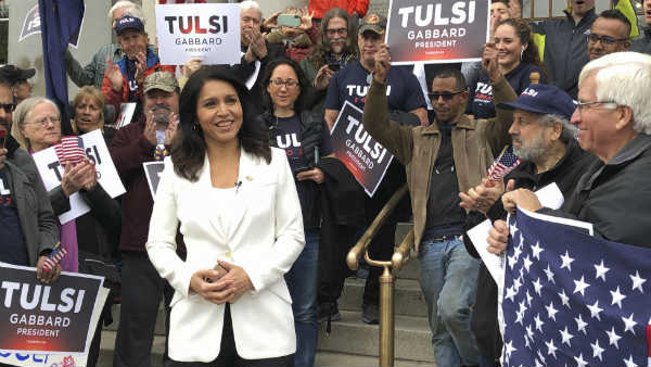 राजनेता और मीडिया भड़का रहे हैं- गबार्ड