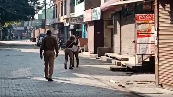 बिजनौर में भी युवक पर भांजी लाठी