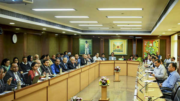 स्वस्थ लोगों को मास्क की जरूरत नहीं- केजरीवाल