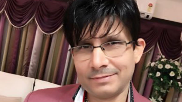  कमाल खान ने ने साधा नेताओं पर निशाना