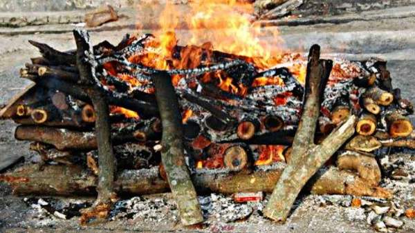 बुरी तरह झुलस गया युवक