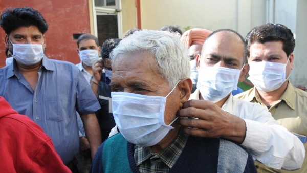 सिर्फ चार दिन में ही 2 लाख से 3 लाख हुई संक्रमित लोगों की संख्या