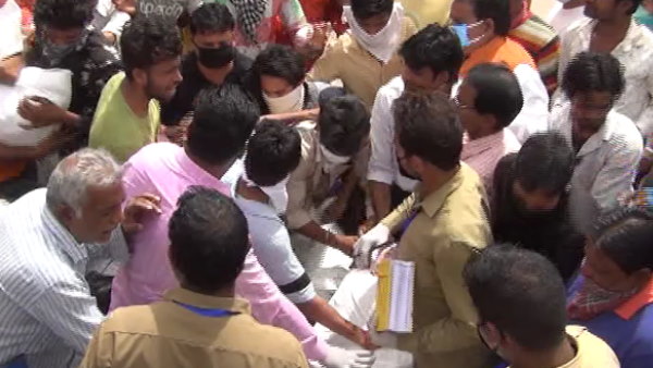 Loot of food items by public in rajasthan
