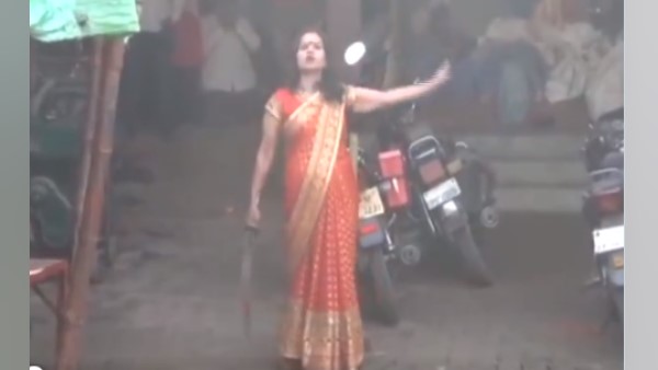 'हिम्मत है तो मुझे हटा कर दिखाओ' 'हिम्मत है तो मुझे हटा कर दिखाओ'