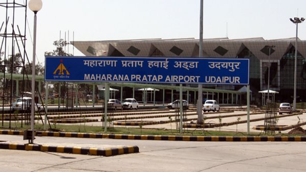  डबोक एयरपोर्ट पर उतरे दो चिनूक