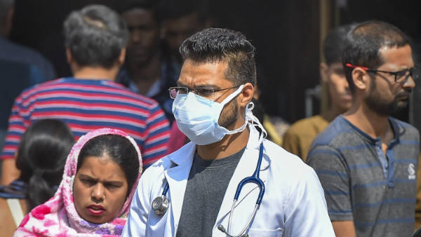 स्वास्थ्यकर्मियों को भी होने लगी है दिक्कत