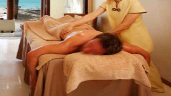 नौकरी से निकाल बाहर किए जा रहे पूर्वोत्‍तर के लोग 