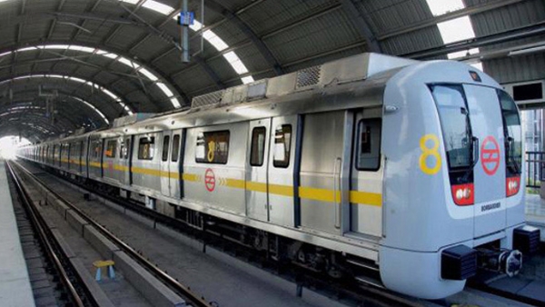 मेट्रो सर्विसेज बंद, कई उड़ानें रद्द मेट्रो सर्विसेज बंद, कई उड़ानें रद्द