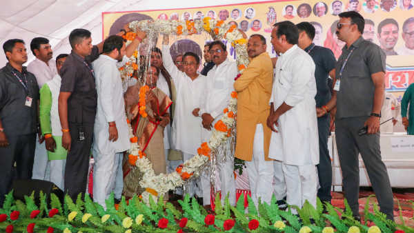 विधायकों के संपर्क में कमलनाथ 