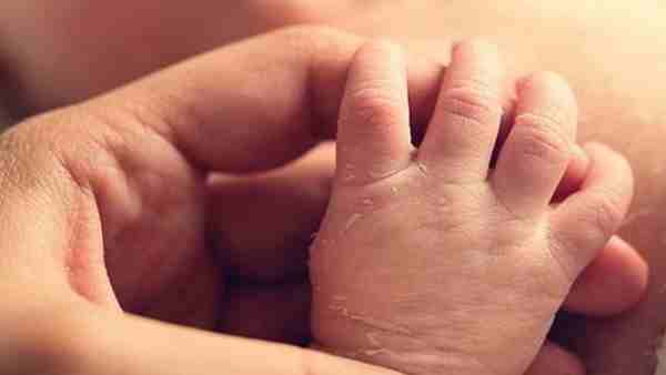 बच्ची का नाम रखा 'कोरोना'