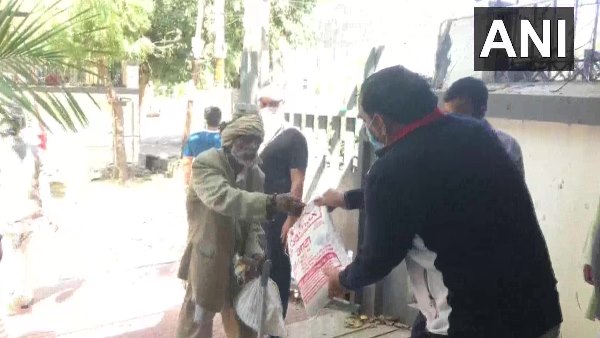 सबको 5-5 किलो आटा भी दिया