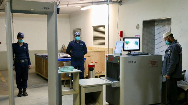 सोमवार को थे पाक में 90 मरीज 