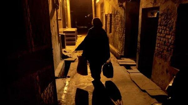 कौन मांग रहा है कागजात ?