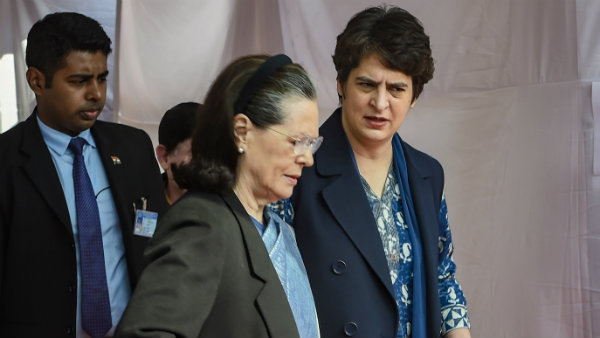 प्रियंका के लिए डील कर रहे थे देवड़ा?