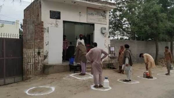 coronavirus, lockdown, pm modi, social distancing, shops, कोरोना वायरस, लॉकडाउन, सोशल डिस्टेंसिंग, सामाजाकि दूरी, पीएम मोदी