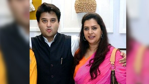 माधवराव सिंधिया और महारानी माधवी की बेटी हैं चित्रांगदा माधवराव सिंधिया और महारानी माधवी की बेटी हैं चित्रांगदा