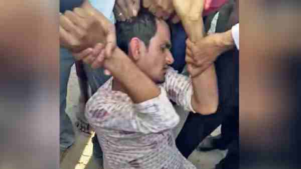 गर्लफ्रेंड से मिलने पहुंचा था इकबाल