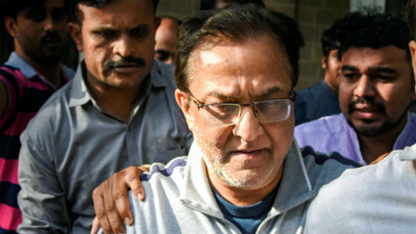 पेंटिंग खरीदने में यस बैंक के पैसों का इस्तेमाल ?