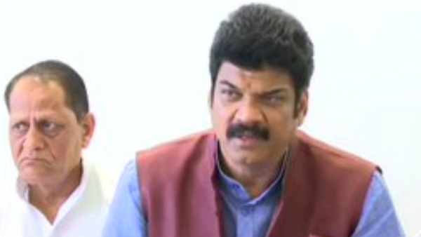 बागियों का कमलनाथ पर आरोप बागियों का कमलनाथ पर आरोप