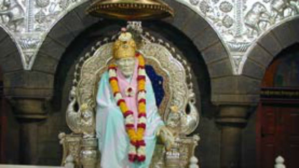 शिरडी के कपाट हुए बंद