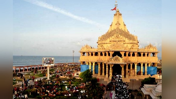 वर्ष 1962 में बना नवीन सोमनाथ मंदिर वर्ष 1962 में बना नवीन सोमनाथ मंदिर