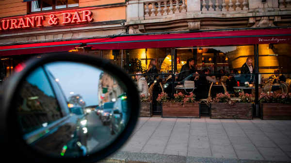 लक्षण के बाद भी ऑफिस में आने की मंजूरी