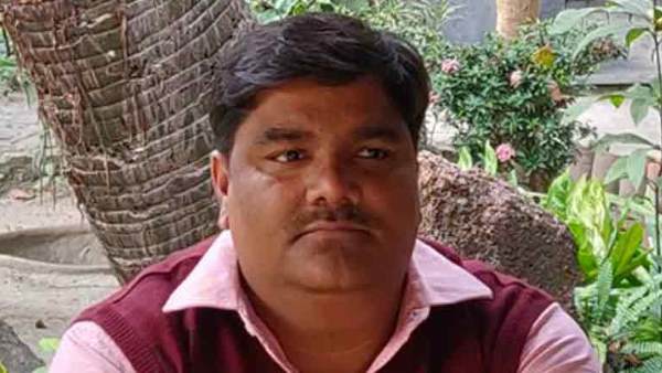 ताहिर हुसैन के खिलाफ हत्या का केस दर्ज ताहिर हुसैन के खिलाफ हत्या का केस दर्ज