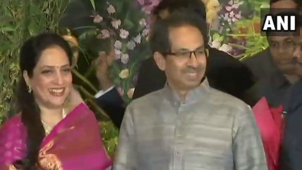 उद्धव और रश्मि का है प्रेम विवाह 