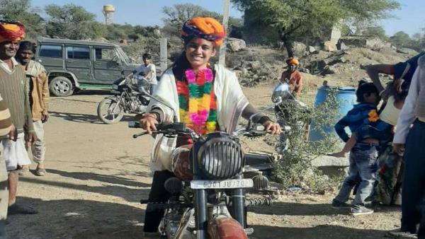  4. वर्षा टांक, सरपंच, ज्ञानगढ़, भीलवाड़ा