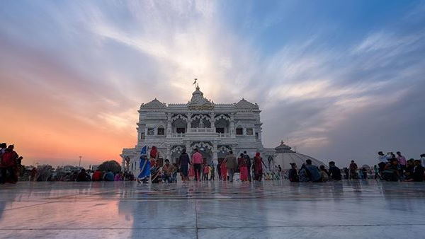 जानिए, आप कैसे पहुंचें मंदिर के दर्शन करने