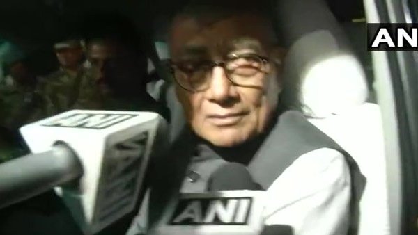 स्वाइन फ्लू से पीड़ित हैं ज्योतिरादित्य सिंधिया: दिग्विजय सिंह