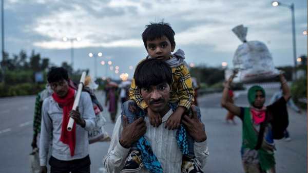 दिल्ली से पैदल मध्य प्रदेश का सफर